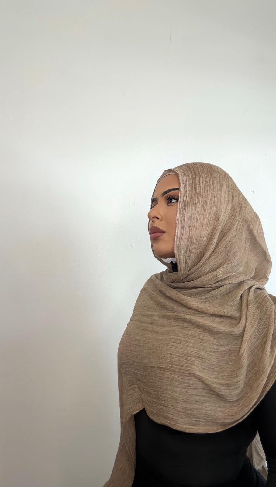 Almond crinkle hijab set
