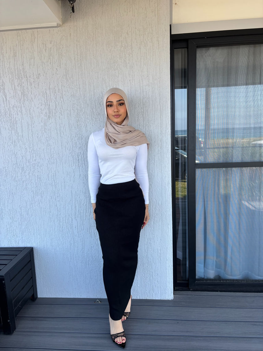 Black ribbed skirt